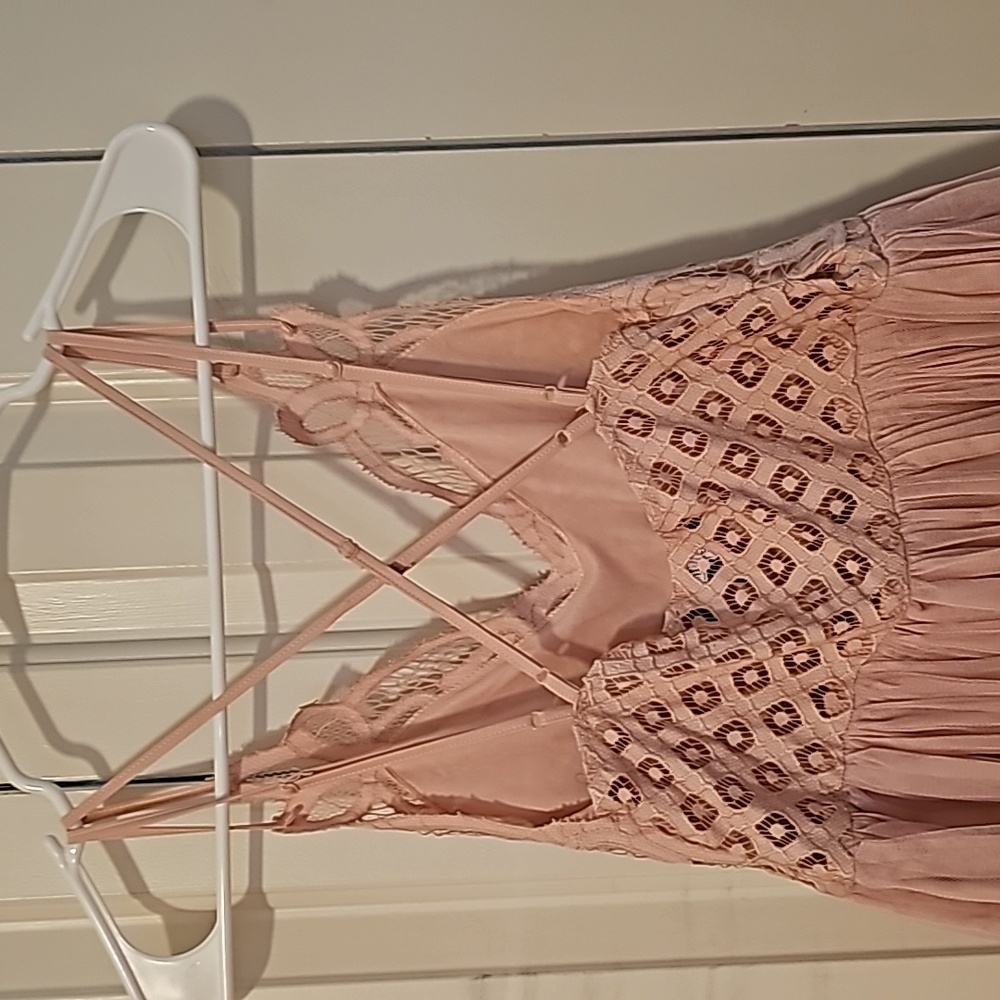 Pink dress - Picture 3 of 4